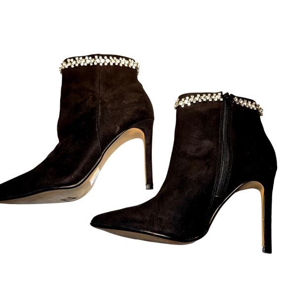 Express 7 Black  Jeweled Women's Velvet 4 Inch  High Heel Ankle Boot   Shoes - Picture 1 of 8
